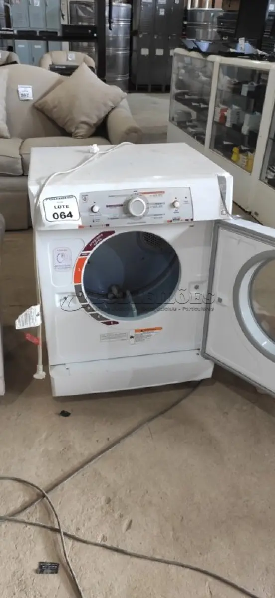 LOTE 064 - 01 SECADORA DE ROUPAS MARCA BRASTEMP 220V. (NO ESTADO EM QUE SE ENCONTRA. SUJEITO A AVARIAS OCULTAS/VISÍVEIS) BH1529H