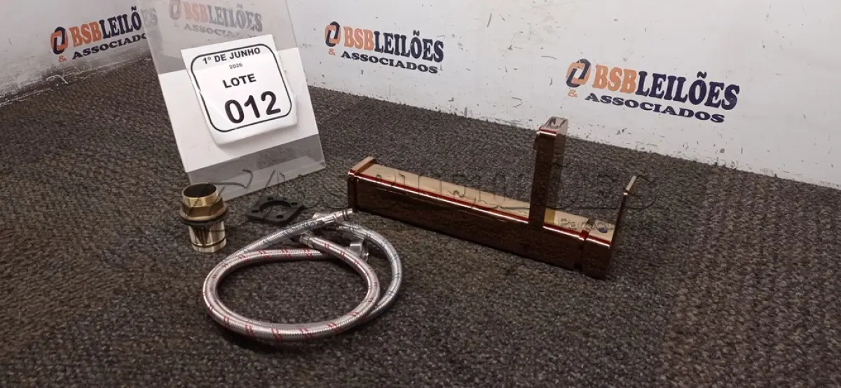 LOTE 012 - 01 TORNEIRA MISTURADOR MARCA PRIZI COM ACESSÓRIOS. (NO ESTADO) ATENÇÃO! FAZER A VISITAÇÃO ANTES DE ARREMATAR, NÃO SABEMOS SE FUNCIONA, LEILÃO NÃO TEM GARANTIA E NEM DEVOLUÇÃO, SUJEITO A POSSÍVEIS AVARIAS VISÍVEIS/OCULTAS E/OU AUSÊNCIA DE COMPONENTES.