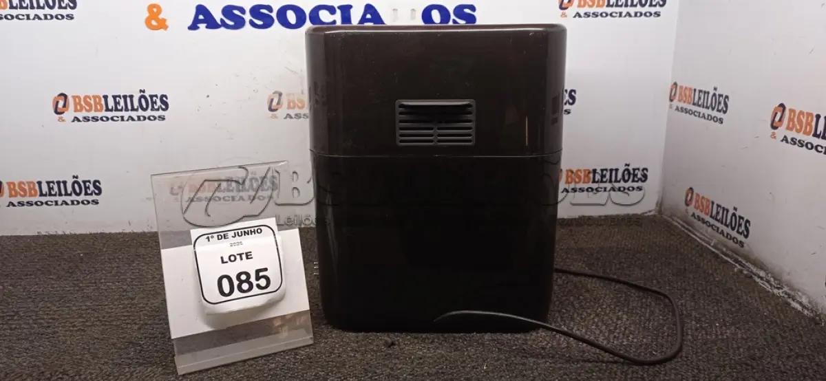 LOTE 085 - 01 AIR FRYER/FORNO 12L 220V MARCA MONDIAL. (NO ESTADO) ATENÇÃO! FAZER A VISITAÇÃO ANTES DE ARREMATAR, NÃO SABEMOS SE FUNCIONA, LEILÃO NÃO TEM GARANTIA E NEM DEVOLUÇÃO, SUJEITO A POSSÍVEIS AVARIAS VISÍVEIS/OCULTAS E/OU AUSÊNCIA DE COMPONENTES.