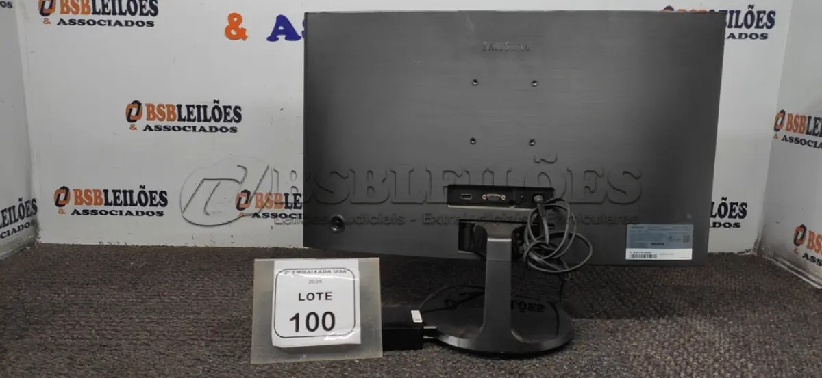 LOTE 100 - 01 MONITOR 24” HDMI TELA CURVA MARCA SAMSUNG. (NO ESTADO EM QUE SE ENCONTRA. SUJEITO A AVARIAS OCULTAS/VISÍVEIS.) AV9739P