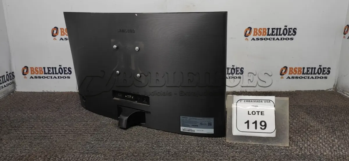 LOTE 119 - 01 MONITOR 24” HDMI TELA CURVA SEM PÉ MARCA SAMSUNG. (NO ESTADO EM QUE SE ENCONTRA. SUJEITO A AVARIAS OCULTAS/VISÍVEIS.) AV9736V