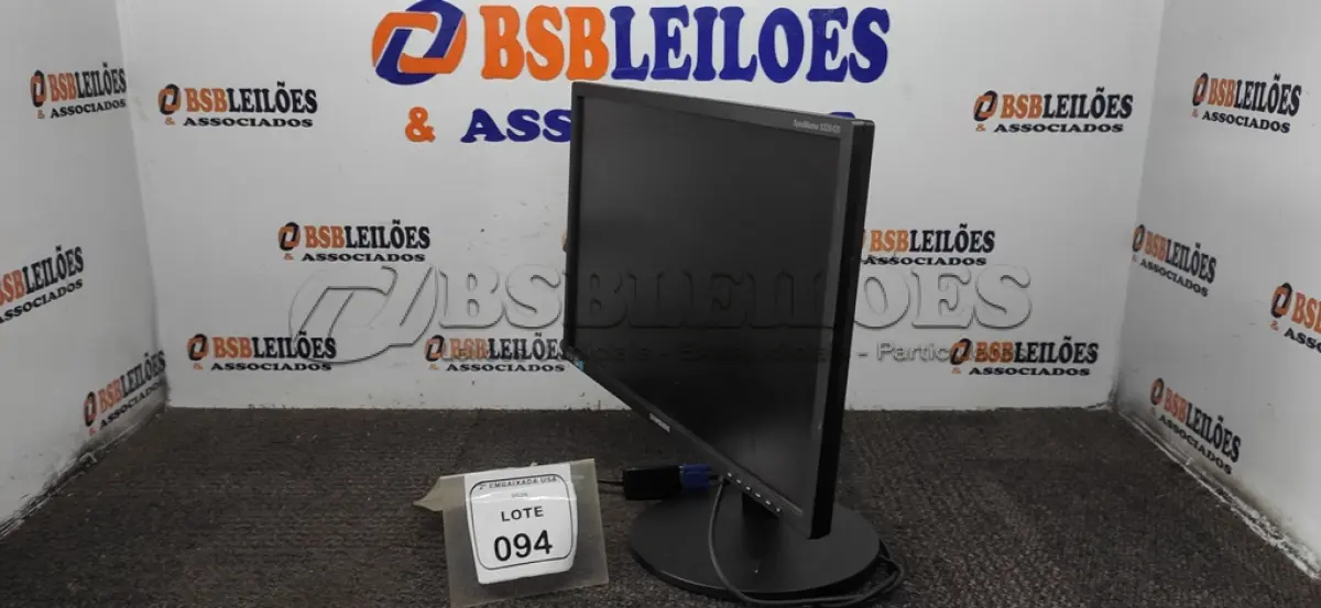 LOTE 094 - 01 MONITOR SAMSUNG 22”. (NO ESTADO EM QUE SE ENCONTRA. SUJEITO A AVARIAS OCULTAS/VISÍVEIS.) AV9604L