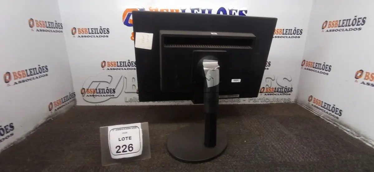 LOTE 226 - 01 MONITOR 22” MARCA SAMSUNG. (NO ESTADO EM QUE SE ENCONTRA. SUJEITO A AVARIAS OCULTAS/VISÍVEIS.) AV9549R