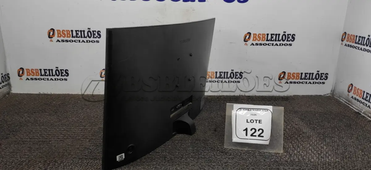 LOTE 122 - 01 MONITOR 24” HDMI TELA CURVA SEM PÉ MARCA SAMSUNG. (NO ESTADO EM QUE SE ENCONTRA. SUJEITO A AVARIAS OCULTAS/VISÍVEIS.) BH1478K