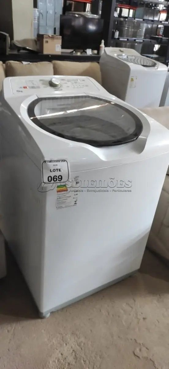 LOTE 069 - 01 LAVADORA DE ROUPA 15KG 220V MARCA BRASTEMP. (NO ESTADO EM QUE SE ENCONTRA. SUJEITO A AVARIAS OCULTAS/VISÍVEIS) AV9826D