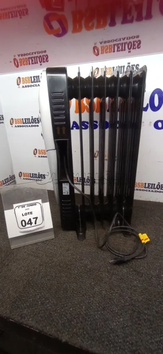 LOTE 047 - 01 AQUECEDOR DE AR 220V MARCA MONDIAL. (NO ESTADO) ATENÇÃO! FAZER A VISITAÇÃO ANTES DE ARREMATAR, NÃO SABEMOS SE FUNCIONA, LEILÃO NÃO TEM GARANTIA E NEM DEVOLUÇÃO, SUJEITO A POSSÍVEIS AVARIAS VISÍVEIS/OCULTAS E/OU AUSÊNCIA DE COMPONENTES.