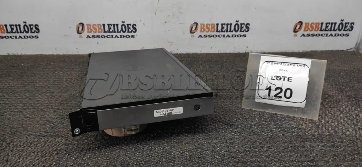 LOTE 120 - 01 SWITCH DELL AV2108 S/N:0520426360. (NO ESTADO EM QUE SE ENCONTRA. SUJEITO A AVARIAS OCULTAS/VISÍVEIS.)