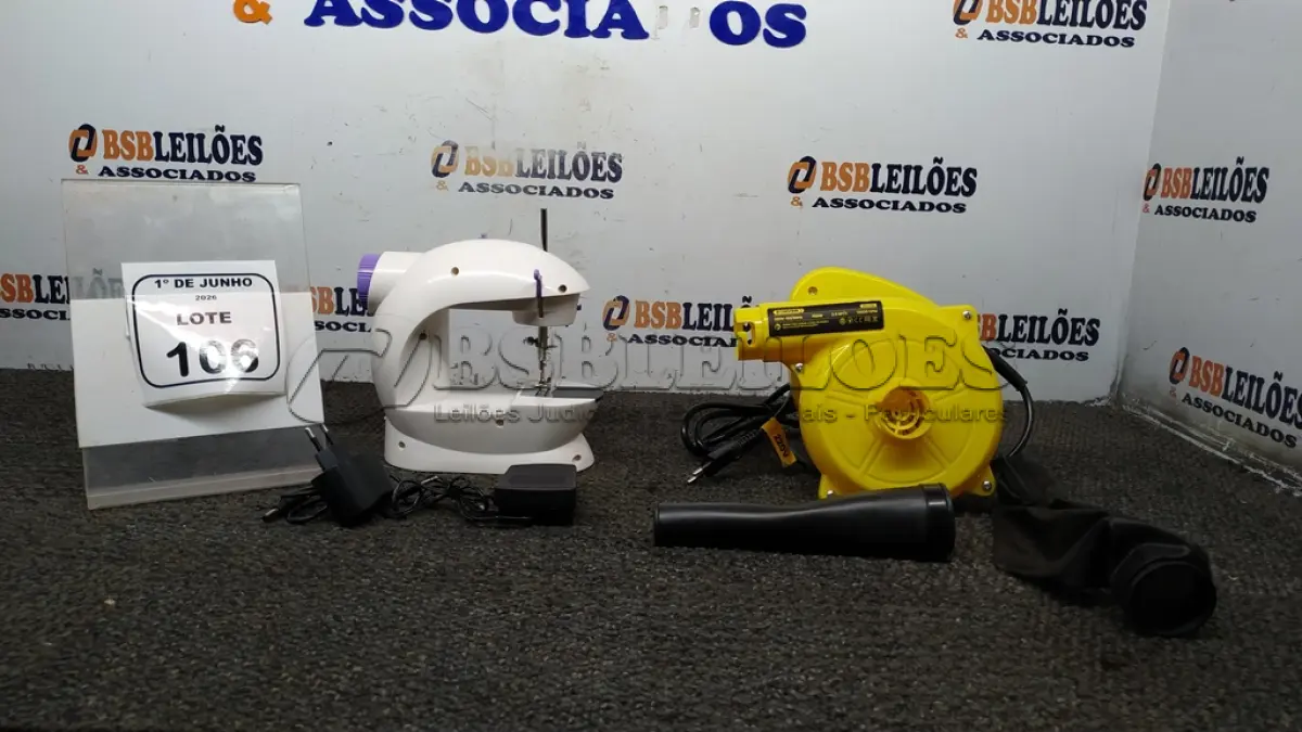 LOTE 106 - 01 MINI MÁQUINA DE COSTURA MODELO SM-202A E 01 SOPRADOR E ASPIRADOR ELÉTRICO 700W 220V MARCA BOMVINK. (NO ESTADO) ATENÇÃO! FAZER A VISITAÇÃO ANTES DE ARREMATAR, NÃO SABEMOS SE FUNCIONA, LEILÃO NÃO TEM GARANTIA E NEM DEVOLUÇÃO, SUJEITO A POSSÍVEIS AVARIAS VISÍVEIS/OCULTAS E/OU AUSÊNCIA DE COMPONENTES.