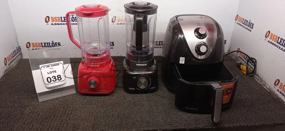 LOTE 038 - 01 AIR FRYER 5L MARCA MONDIAL E 02 LIQUIDIFICADORES 220V MARCA MONDIAL. (NO ESTADO) ATENÇÃO! FAZER A VISITAÇÃO ANTES DE ARREMATAR, NÃO SABEMOS SE FUNCIONA, LEILÃO NÃO TEM GARANTIA E NEM DEVOLUÇÃO, SUJEITO A POSSÍVEIS AVARIAS VISÍVEIS/OCULTAS E/OU AUSÊNCIA DE COMPONENTES.