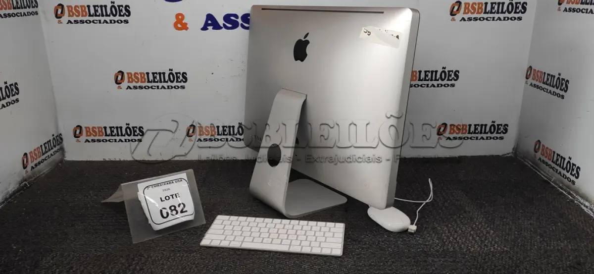 LOTE 082 - 01 IMAC CPU COM TECLADO E MOUSE. (NO ESTADO EM QUE SE ENCONTRA. SUJEITO A AVARIAS OCULTAS/VISÍVEIS.) AV9548M