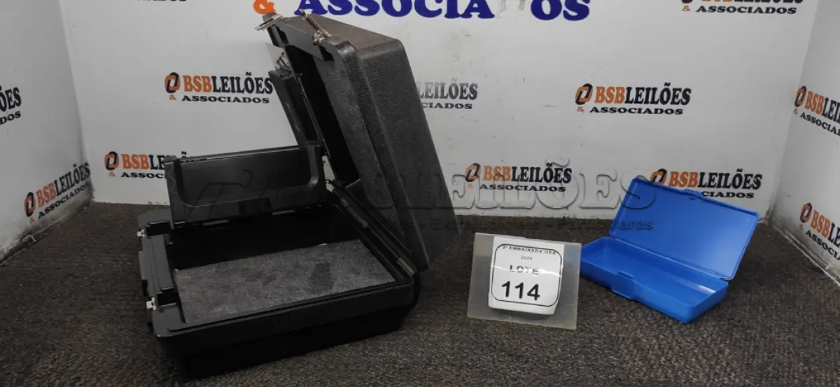 LOTE 114 - 01 MALETA PARA COLETA DE DIGITAIS FRINGERPRINT TAKING KIT. (NO ESTADO EM QUE SE ENCONTRA. SUJEITO A AVARIAS OCULTAS/VISÍVEIS.)