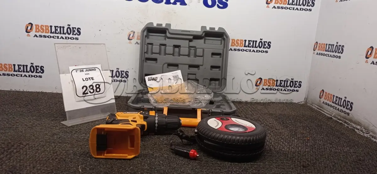 LOTE 238 - 01 PARAFUSADEIRA E FURADEIRA DE IMPACTO 3/811 COM MALETA SEM BATERIA MARCA WAP E 01 COMPRESSOR DE AR 12V. (NO ESTADO) ATENÇÃO! FAZER A VISITAÇÃO ANTES DE ARREMATAR, NÃO SABEMOS SE FUNCIONA, LEILÃO NÃO TEM GARANTIA E NEM DEVOLUÇÃO, SUJEITO A POSSÍVEIS AVARIAS VISÍVEIS/OCULTAS E/OU AUSÊNCIA DE COMPONENTES.