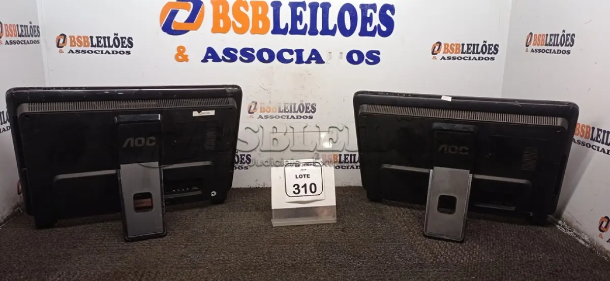 LOTE 310 - 02 ALL IN ONE MARCA AOC. (NO ESTADO) ATENÇÃO! FAZER A VISITAÇÃO ANTES DE ARREMATAR, NÃO SABEMOS SE FUNCIONA, LEILÃO NÃO TEM GARANTIA E NEM DEVOLUÇÃO, SUJEITO A POSSÍVEIS AVARIAS VISÍVEIS/OCULTAS E/OU AUSÊNCIA DE COMPONENTES.