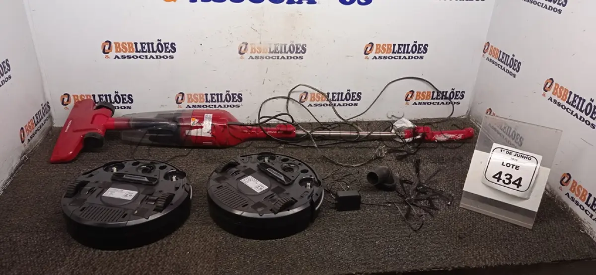 LOTE 434 - 02 ASPIRADORES ROBÔ MARCA MONDIAL E 01 ASPIRADOR DE PÓ 220V MARCA MONDIAL. (NO ESTADO) ATENÇÃO! FAZER A VISITAÇÃO ANTES DE ARREMATAR, NÃO SABEMOS SE FUNCIONA, LEILÃO NÃO TEM GARANTIA E NEM DEVOLUÇÃO, SUJEITO A POSSÍVEIS AVARIAS VISÍVEIS/OCULTAS E/OU AUSÊNCIA DE COMPONENTES.