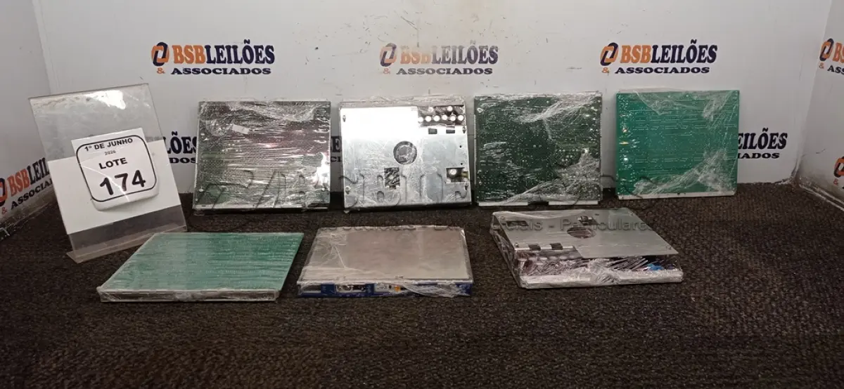 LOTE 174 - 07 PLACAS DE CIRCUITO IMPRESSO DE CENTRAL TELEFÔNICA. (NO ESTADO) ATENÇÃO! FAZER A VISITAÇÃO ANTES DE ARREMATAR, NÃO SABEMOS SE FUNCIONA, LEILÃO NÃO TEM GARANTIA E NEM DEVOLUÇÃO, SUJEITO A POSSÍVEIS AVARIAS VISÍVEIS/OCULTAS E/OU AUSÊNCIA DE COMPONENTES.