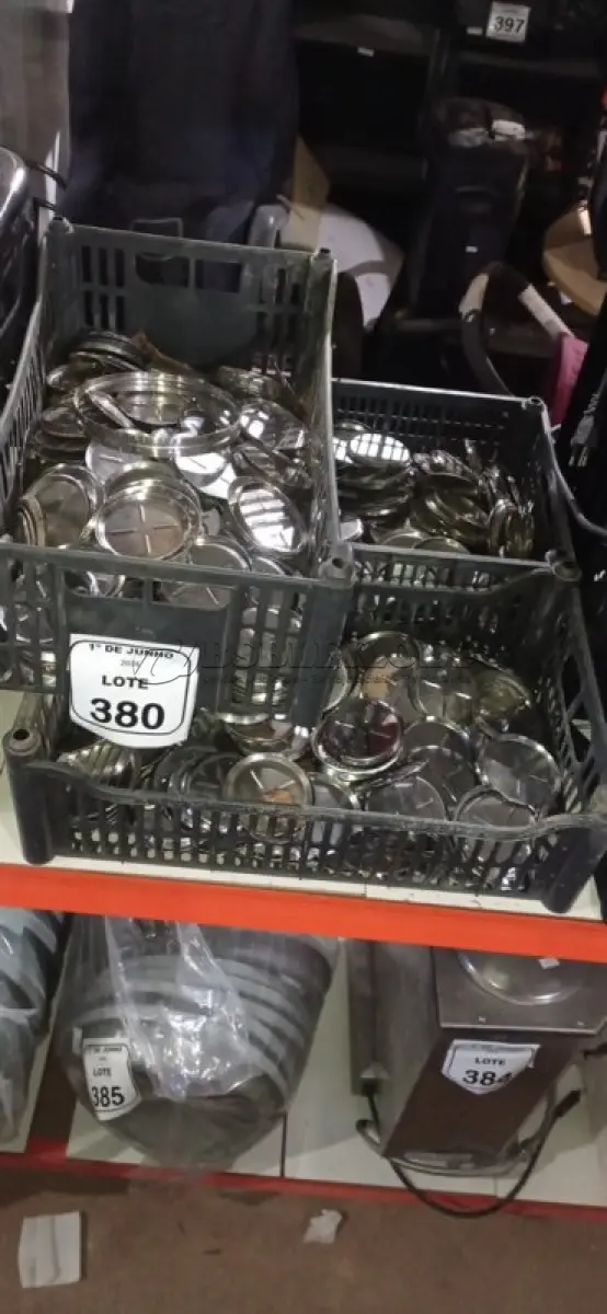 LOTE 380 - 01 LOTE COM GRANDE QUANTIDADE DE PORTA COPOS EM INOX. (NO ESTADO) ATENÇÃO! FAZER A VISITAÇÃO ANTES DE ARREMATAR, NÃO SABEMOS SE FUNCIONA, LEILÃO NÃO TEM GARANTIA E NEM DEVOLUÇÃO, SUJEITO A POSSÍVEIS AVARIAS VISÍVEIS/OCULTAS E/OU AUSÊNCIA DE COMPONENTES.