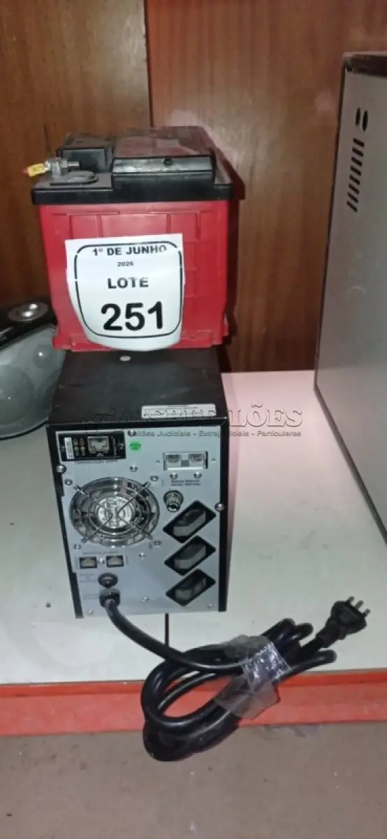 LOTE 251 - 01 NOBREAK 1600VA MARCA LACERDA E 01 BATERIA ESTACIONARIA MARCA FREEDOM. (NO ESTADO) ATENÇÃO! FAZER A VISITAÇÃO ANTES DE ARREMATAR, NÃO SABEMOS SE FUNCIONA, LEILÃO NÃO TEM GARANTIA E NEM DEVOLUÇÃO, SUJEITO A POSSÍVEIS AVARIAS VISÍVEIS/OCULTAS E/OU AUSÊNCIA DE COMPONENTES.