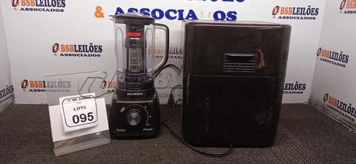 LOTE 095 - 01 AIR FRYER/FORNO 12L 220V MARCA MONDIAL E 01 LIQUIDIFICADOR. (NO ESTADO) ATENÇÃO! FAZER A VISITAÇÃO ANTES DE ARREMATAR, NÃO SABEMOS SE FUNCIONA, LEILÃO NÃO TEM GARANTIA E NEM DEVOLUÇÃO, SUJEITO A POSSÍVEIS AVARIAS VISÍVEIS/OCULTAS E/OU AUSÊNCIA DE COMPONENTES.