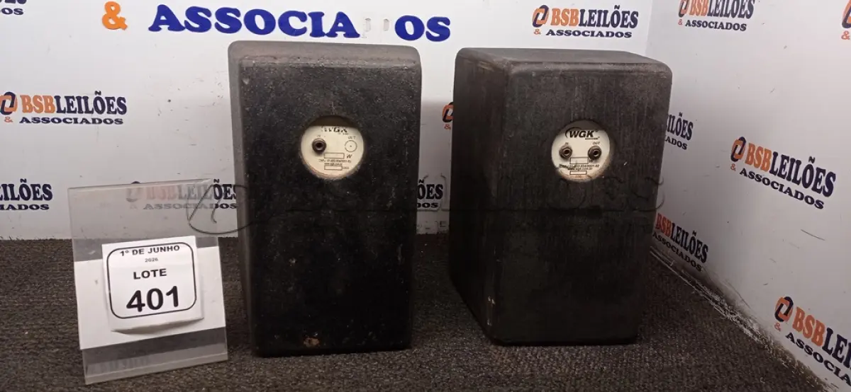 LOTE 401 - 02 CAIXAS DE SOM AUTO FALANTES MARCA WGK. (NO ESTADO) ATENÇÃO! FAZER A VISITAÇÃO ANTES DE ARREMATAR, NÃO SABEMOS SE FUNCIONA, LEILÃO NÃO TEM GARANTIA E NEM DEVOLUÇÃO, SUJEITO A POSSÍVEIS AVARIAS VISÍVEIS/OCULTAS E/OU AUSÊNCIA DE COMPONENTES.