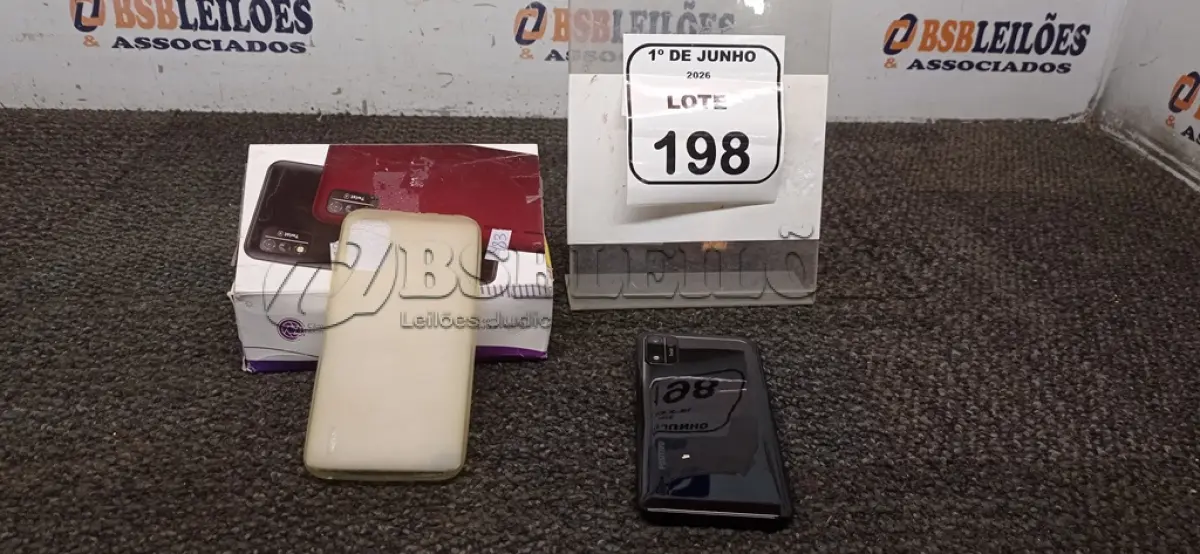 LOTE 198 - 01 SMARTPHONE MODELO TWIST MARCA POSITIVO. (NO ESTADO) ATENÇÃO! FAZER A VISITAÇÃO ANTES DE ARREMATAR, NÃO SABEMOS SE FUNCIONA, LEILÃO NÃO TEM GARANTIA E NEM DEVOLUÇÃO, SUJEITO A POSSÍVEIS AVARIAS VISÍVEIS/OCULTAS E/OU AUSÊNCIA DE COMPONENTES.