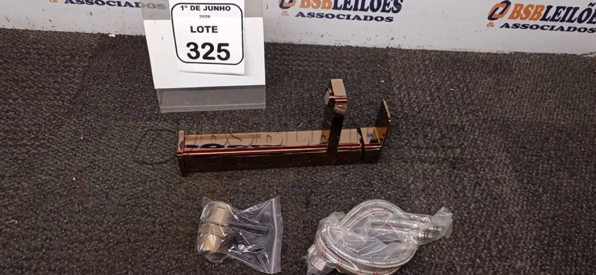 LOTE 325 - 01 TORNEIRA MISTURADOR MARCA PRIZI COM ACESSÓRIOS. (NO ESTADO) ATENÇÃO! FAZER A VISITAÇÃO ANTES DE ARREMATAR, NÃO SABEMOS SE FUNCIONA, LEILÃO NÃO TEM GARANTIA E NEM DEVOLUÇÃO, SUJEITO A POSSÍVEIS AVARIAS VISÍVEIS/OCULTAS E/OU AUSÊNCIA DE COMPONENTES.