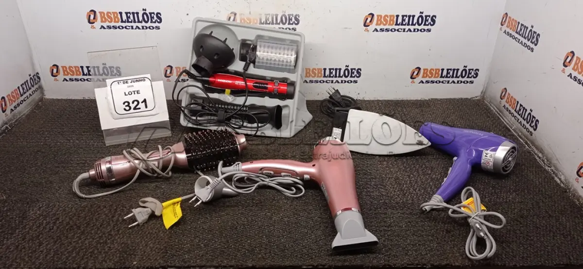 LOTE 321 - 02 SECADORES DE CABELO 220V MARCA MONDIAL, 01 FERRO DE PASSAR 220V MARCA MONDIAL E 02 ESCOVAS DE CABELO ELÉTRICAS SENDO 01 COM ACESSÓRIOS MARCA MONDIAL. (NO ESTADO) ATENÇÃO! FAZER A VISITAÇÃO ANTES DE ARREMATAR, NÃO SABEMOS SE FUNCIONA, LEILÃO NÃO TEM GARANTIA E NEM DEVOLUÇÃO, SUJEITO A POSSÍVEIS AVARIAS VISÍVEIS/OCULTAS E/OU AUSÊNCIA DE COMPONENTES.