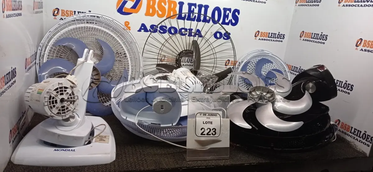 LOTE 223 - 05 VENTILADORES DE MODELOS DIVERSOS DESMONTADOS INCOMPLETOS MARCA MONDIAL. (NO ESTADO) ATENÇÃO! FAZER A VISITAÇÃO ANTES DE ARREMATAR, NÃO SABEMOS SE FUNCIONA, LEILÃO NÃO TEM GARANTIA E NEM DEVOLUÇÃO, SUJEITO A POSSÍVEIS AVARIAS VISÍVEIS/OCULTAS E/OU AUSÊNCIA DE COMPONENTES.