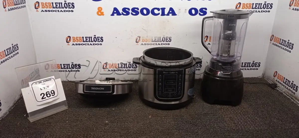 LOTE 269 - 01 PANELA DE PRESSÃO ELÉTRICA 220V MARCA MONDIAL E 01 LIQUIDIFICADOR 220V MARCA MONDIAL. (NO ESTADO) ATENÇÃO! FAZER A VISITAÇÃO ANTES DE ARREMATAR, NÃO SABEMOS SE FUNCIONA, LEILÃO NÃO TEM GARANTIA E NEM DEVOLUÇÃO, SUJEITO A POSSÍVEIS AVARIAS VISÍVEIS/OCULTAS E/OU AUSÊNCIA DE COMPONENTES.