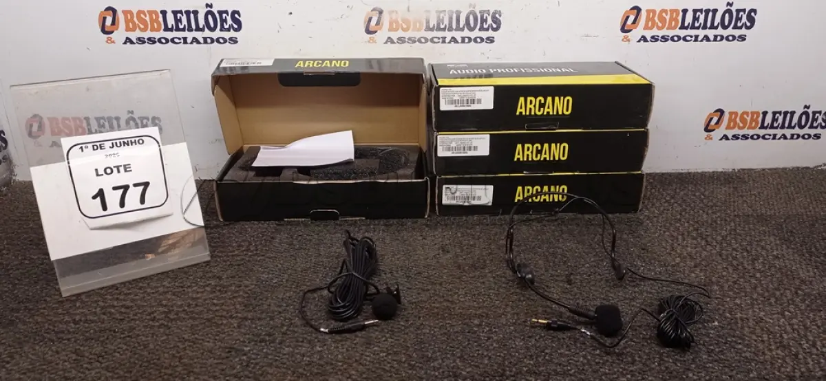 LOTE 177 - 04 MICROFONES AURICULAR COM MICROFONE DE LAPELA MODELO LA500 MARCA ARCANO. (NO ESTADO) ATENÇÃO! FAZER A VISITAÇÃO ANTES DE ARREMATAR, NÃO SABEMOS SE FUNCIONA, LEILÃO NÃO TEM GARANTIA E NEM DEVOLUÇÃO, SUJEITO A POSSÍVEIS AVARIAS VISÍVEIS/OCULTAS E/OU AUSÊNCIA DE COMPONENTES.