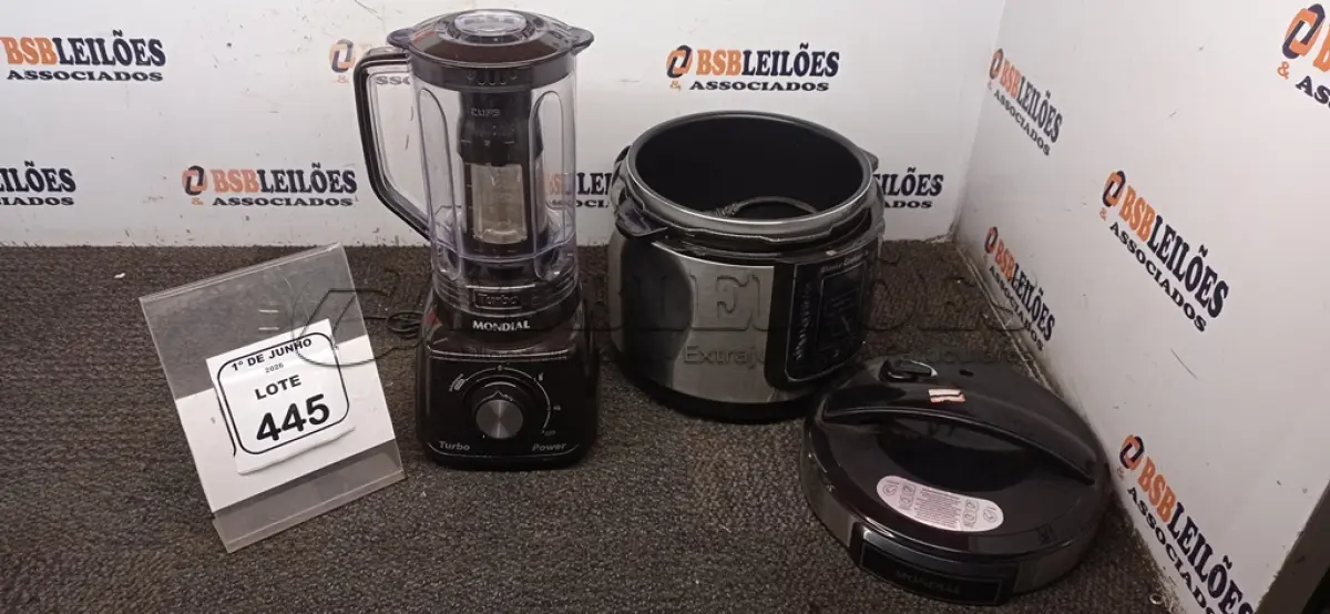 LOTE 445 - 01 PANELA DE PRESSÃO ELÉTRICA 220V MARCA MONDIAL E 01 LIQUIDIFICADOR 220V MARCA MONDIAL. (NO ESTADO) ATENÇÃO! FAZER A VISITAÇÃO ANTES DE ARREMATAR, NÃO SABEMOS SE FUNCIONA, LEILÃO NÃO TEM GARANTIA E NEM DEVOLUÇÃO, SUJEITO A POSSÍVEIS AVARIAS VISÍVEIS/OCULTAS E/OU AUSÊNCIA DE COMPONENTES.