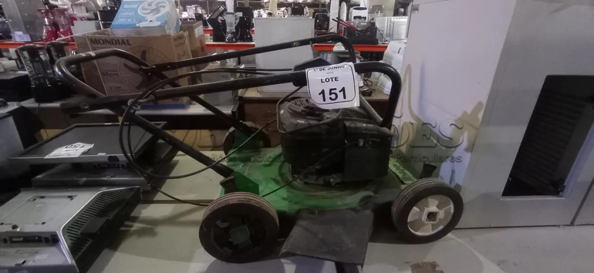 LOTE 151 - 01 MÁQUINA DE CORTAR GRAMA MODELO MC-600G MARCA TRAPP. (NO ESTADO) ATENÇÃO! FAZER A VISITAÇÃO ANTES DE ARREMATAR, NÃO SABEMOS SE FUNCIONA, LEILÃO NÃO TEM GARANTIA E NEM DEVOLUÇÃO, SUJEITO A POSSÍVEIS AVARIAS VISÍVEIS/OCULTAS E/OU AUSÊNCIA DE COMPONENTES.