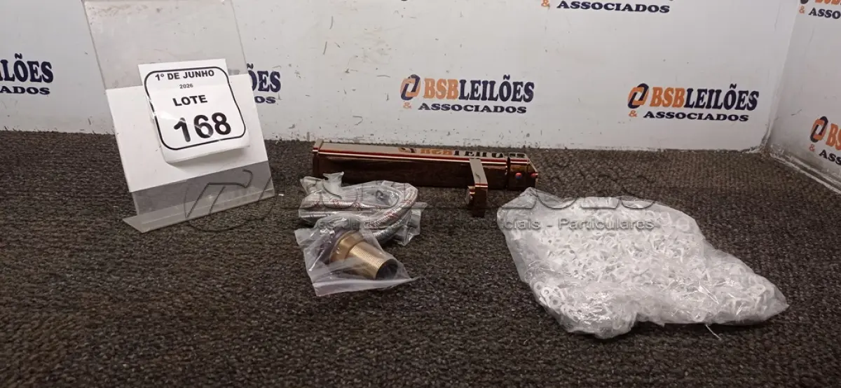 LOTE 168 - 01 TORNEIRA MISTURADOR MARCA PRIZI COM ACESSÓRIOS E 01 SACO COM CANTONEIRAS PARA FIXAÇÃO DE PARAFUSOS. (NO ESTADO) ATENÇÃO! FAZER A VISITAÇÃO ANTES DE ARREMATAR, NÃO SABEMOS SE FUNCIONA, LEILÃO NÃO TEM GARANTIA E NEM DEVOLUÇÃO, SUJEITO A POSSÍVEIS AVARIAS VISÍVEIS/OCULTAS E/OU AUSÊNCIA DE COMPONENTES.