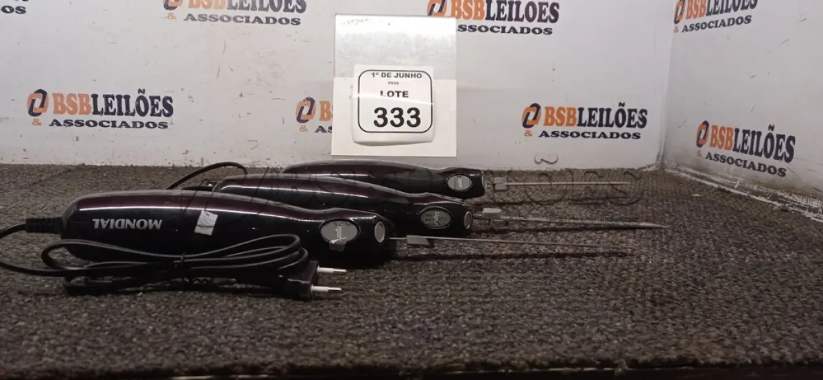 LOTE 333 - 03 FACAS ELÉTRICAS 220V MARCA MONDIAL. (NO ESTADO) ATENÇÃO! FAZER A VISITAÇÃO ANTES DE ARREMATAR, NÃO SABEMOS SE FUNCIONA, LEILÃO NÃO TEM GARANTIA E NEM DEVOLUÇÃO, SUJEITO A POSSÍVEIS AVARIAS VISÍVEIS/OCULTAS E/OU AUSÊNCIA DE COMPONENTES.