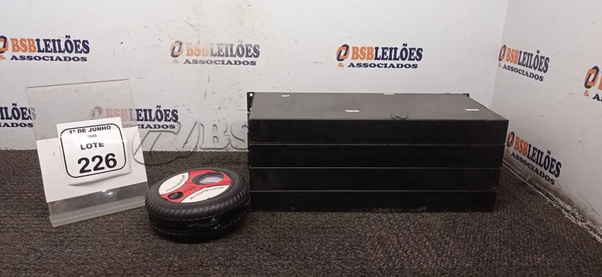 LOTE 226 - 04 RÉGUAS PARA RACK DE SERVIDORES MARCA LENOVO E 01 COMPRENSOR DE AR 12V. (NO ESTADO) ATENÇÃO! FAZER A VISITAÇÃO ANTES DE ARREMATAR, NÃO SABEMOS SE FUNCIONA, LEILÃO NÃO TEM GARANTIA E NEM DEVOLUÇÃO, SUJEITO A POSSÍVEIS AVARIAS VISÍVEIS/OCULTAS E/OU AUSÊNCIA DE COMPONENTES.