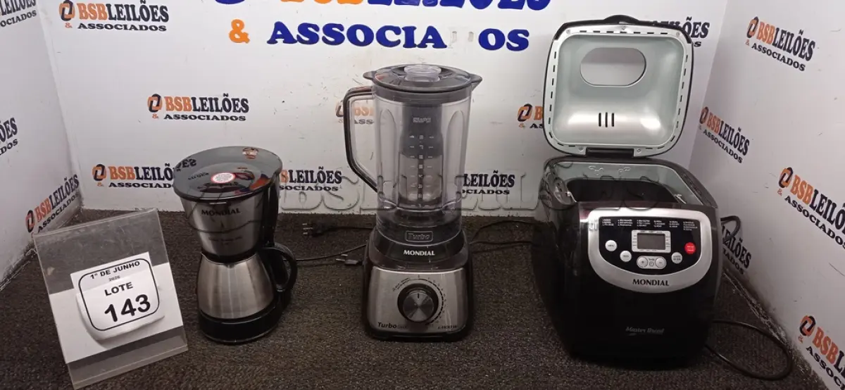 LOTE 143 - 01 PANIFICADORA 220V MODELO MASTER BREAD MARCA MONDIAL, 01 CAFETEIRA MARCA MONDIAL E 01 LIQUIDIFICADOR. (NO ESTADO) ATENÇÃO! FAZER A VISITAÇÃO ANTES DE ARREMATAR, NÃO SABEMOS SE FUNCIONA, LEILÃO NÃO TEM GARANTIA E NEM DEVOLUÇÃO, SUJEITO A POSSÍVEIS AVARIAS VISÍVEIS/OCULTAS E/OU AUSÊNCIA DE COMPONENTES.