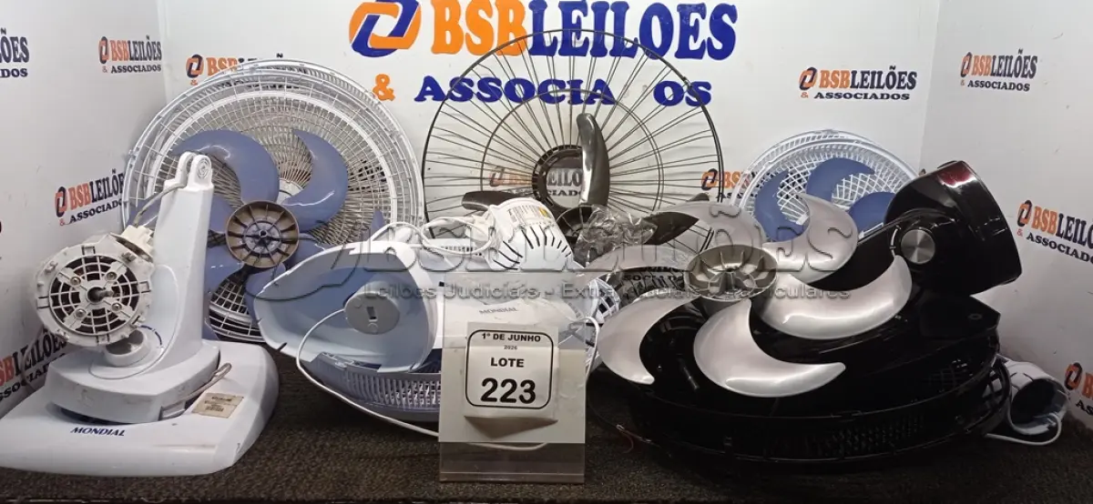 LOTE 223 - 05 VENTILADORES DE MODELOS DIVERSOS DESMONTADOS INCOMPLETOS MARCA MONDIAL. (NO ESTADO) ATENÇÃO! FAZER A VISITAÇÃO ANTES DE ARREMATAR, NÃO SABEMOS SE FUNCIONA, LEILÃO NÃO TEM GARANTIA E NEM DEVOLUÇÃO, SUJEITO A POSSÍVEIS AVARIAS VISÍVEIS/OCULTAS E/OU AUSÊNCIA DE COMPONENTES.