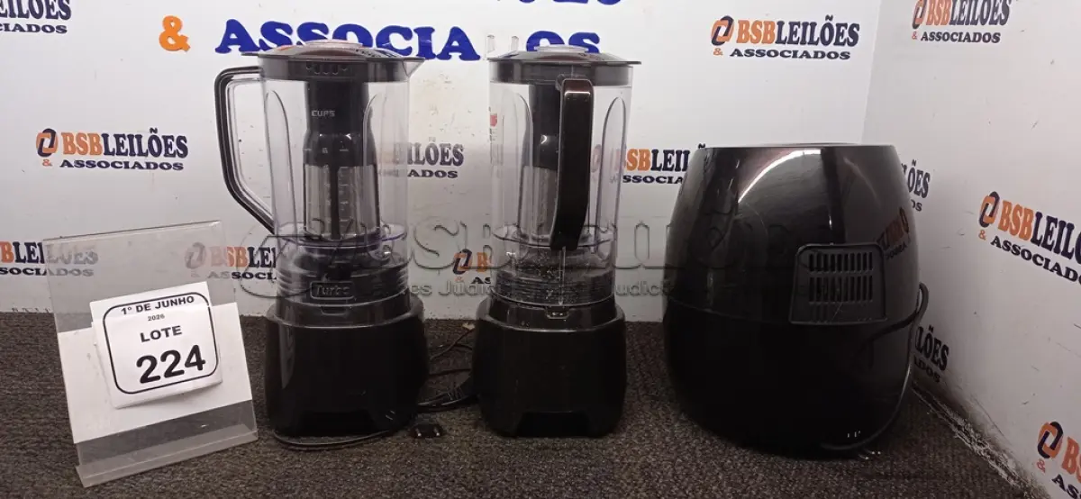 LOTE 224 - 01 AIR FRYER 220V MARCA MONDIAL E 02 LIQUIDIFICADORES 220V MARCA MONDIAL. (NO ESTADO) ATENÇÃO! FAZER A VISITAÇÃO ANTES DE ARREMATAR, NÃO SABEMOS SE FUNCIONA, LEILÃO NÃO TEM GARANTIA E NEM DEVOLUÇÃO, SUJEITO A POSSÍVEIS AVARIAS VISÍVEIS/OCULTAS E/OU AUSÊNCIA DE COMPONENTES.