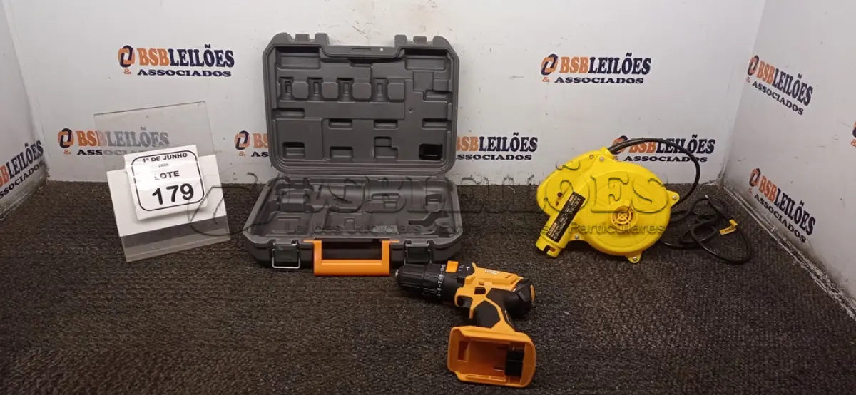 LOTE 179 - 01 FURADEIRA COM MALETA SEM BATERIA MARCA WAP E 01 SOPRADOR E ASPIRADOR 220V 700W MARCA BOMVINK. (NO ESTADO) ATENÇÃO! FAZER A VISITAÇÃO ANTES DE ARREMATAR, NÃO SABEMOS SE FUNCIONA, LEILÃO NÃO TEM GARANTIA E NEM DEVOLUÇÃO, SUJEITO A POSSÍVEIS AVARIAS VISÍVEIS/OCULTAS E/OU AUSÊNCIA DE COMPONENTES.