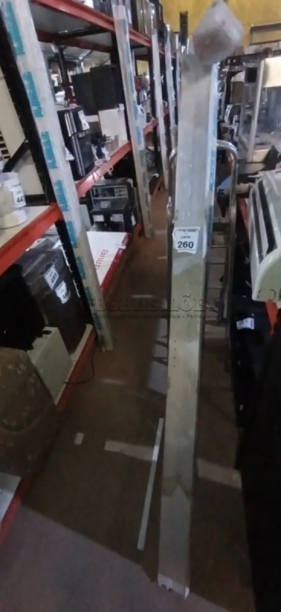 LOTE 260 - 01 PORTA SANFONADA PVC DE 0,86X2,10 NA COR BRANCA MARCA PLASTILIT. (NO ESTADO) ATENÇÃO! FAZER A VISITAÇÃO ANTES DE ARREMATAR, NÃO SABEMOS SE FUNCIONA, LEILÃO NÃO TEM GARANTIA E NEM DEVOLUÇÃO, SUJEITO A POSSÍVEIS AVARIAS VISÍVEIS/OCULTAS E/OU AUSÊNCIA DE COMPONENTES.