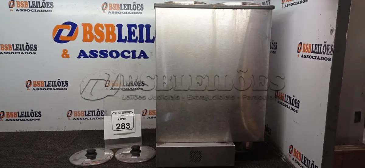 LOTE 283 - 01 CAFETEIRA INDUSTRIAL EM INOX MARCA MARCHESONI. (NO ESTADO) ATENÇÃO! FAZER A VISITAÇÃO ANTES DE ARREMATAR, NÃO SABEMOS SE FUNCIONA, LEILÃO NÃO TEM GARANTIA E NEM DEVOLUÇÃO, SUJEITO A POSSÍVEIS AVARIAS VISÍVEIS/OCULTAS E/OU AUSÊNCIA DE COMPONENTES.
