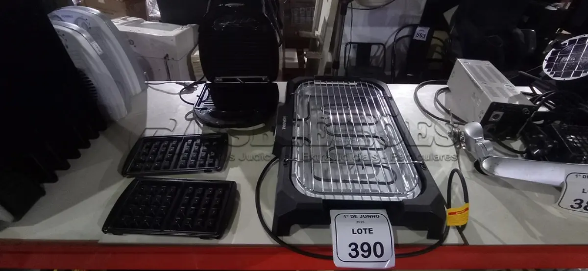 LOTE 390 - 01 CHURRASQUEIRA ELÉTRICA 220V MARCA MONDIAL E 01 SANDUICHEIRA 220V MARCA MONDIAL. (NO ESTADO) ATENÇÃO! FAZER A VISITAÇÃO ANTES DE ARREMATAR, NÃO SABEMOS SE FUNCIONA, LEILÃO NÃO TEM GARANTIA E NEM DEVOLUÇÃO, SUJEITO A POSSÍVEIS AVARIAS VISÍVEIS/OCULTAS E/OU AUSÊNCIA DE COMPONENTES.