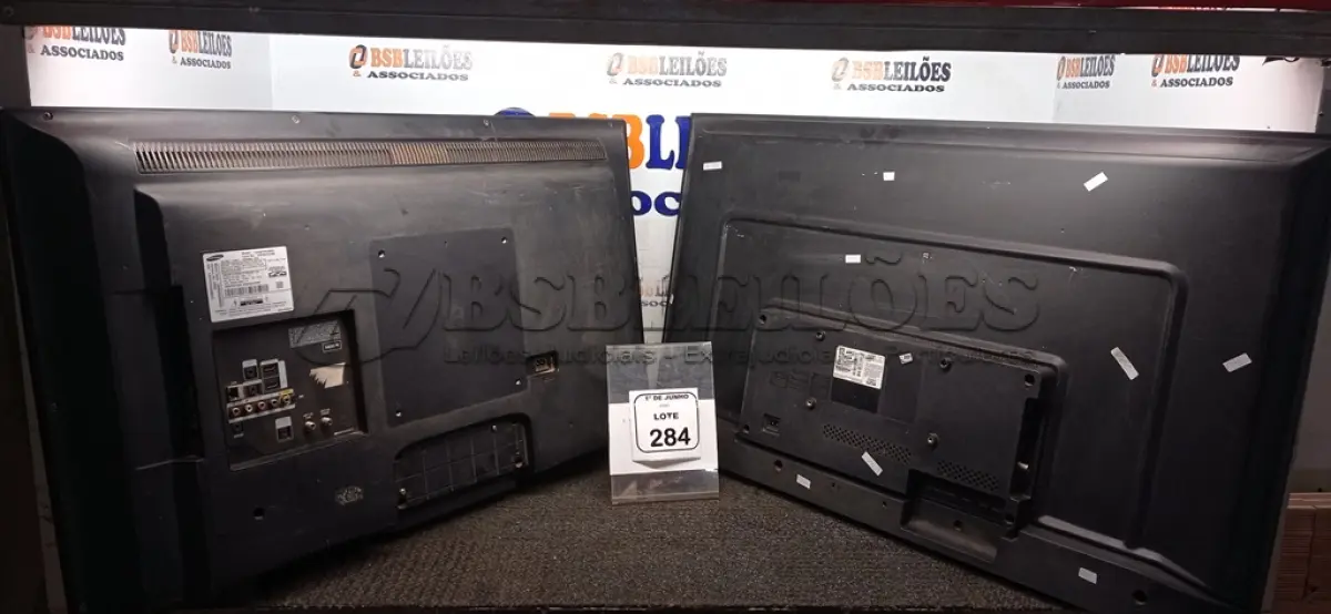 LOTE 284 - 01 TV 43’’ MARCA PHILIPS E 01 TV LCD 40’’ MARCA SAMSUNG. (NO ESTADO) ATENÇÃO! FAZER A VISITAÇÃO ANTES DE ARREMATAR, NÃO SABEMOS SE FUNCIONA, LEILÃO NÃO TEM GARANTIA E NEM DEVOLUÇÃO, SUJEITO A POSSÍVEIS AVARIAS VISÍVEIS/OCULTAS E/OU AUSÊNCIA DE COMPONENTES.