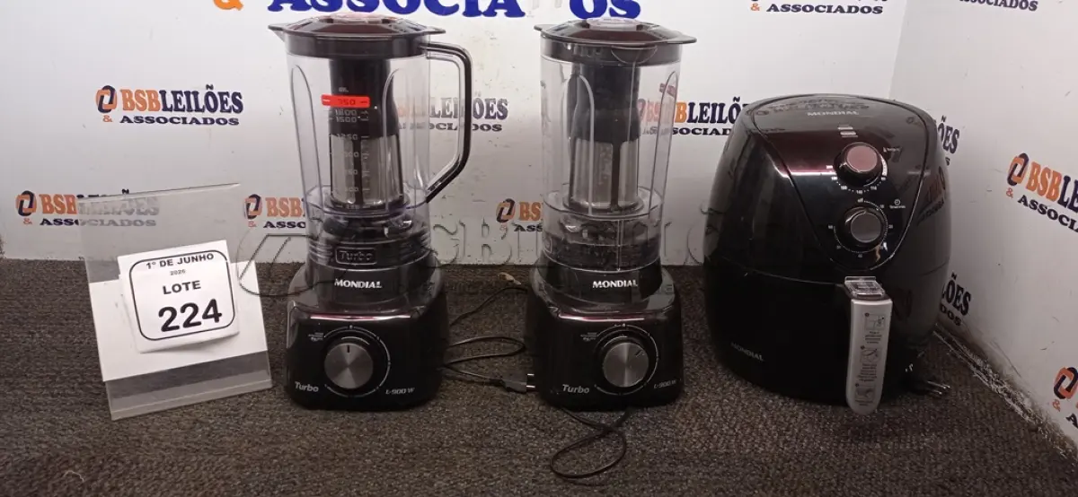 LOTE 224 - 01 AIR FRYER 220V MARCA MONDIAL E 02 LIQUIDIFICADORES 220V MARCA MONDIAL. (NO ESTADO) ATENÇÃO! FAZER A VISITAÇÃO ANTES DE ARREMATAR, NÃO SABEMOS SE FUNCIONA, LEILÃO NÃO TEM GARANTIA E NEM DEVOLUÇÃO, SUJEITO A POSSÍVEIS AVARIAS VISÍVEIS/OCULTAS E/OU AUSÊNCIA DE COMPONENTES.