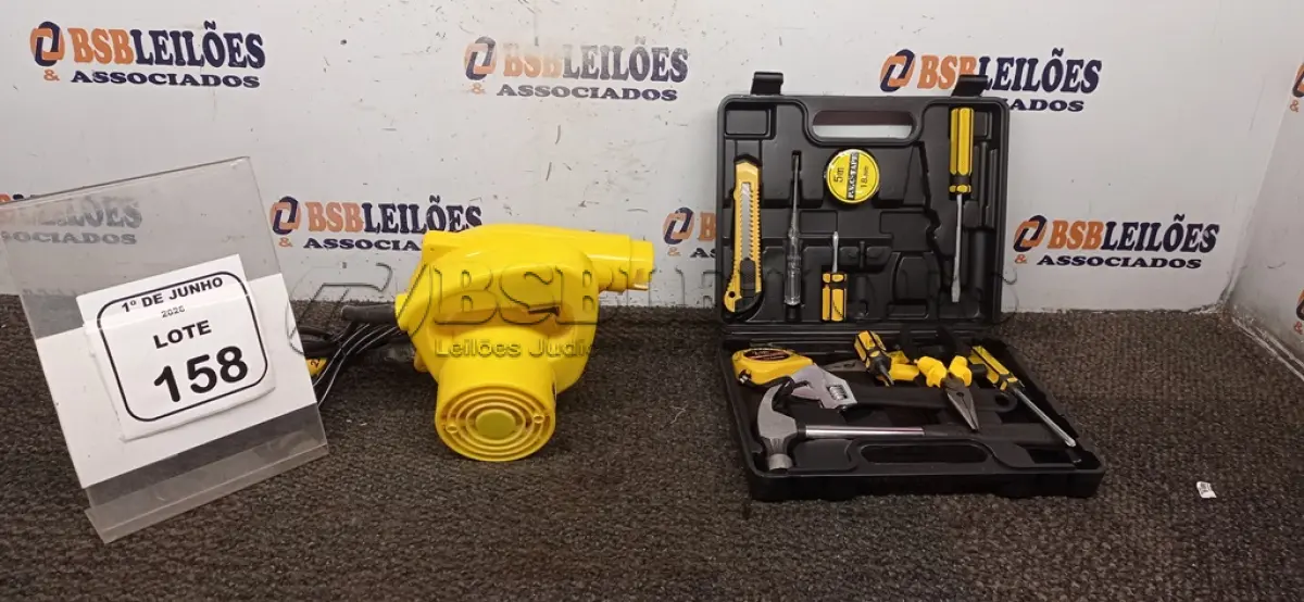 LOTE 158 - 01 SOPRADOR E ASPIRADOR ELÉTRICO 220V 700W MARCA BOMVINK E 01 KIT DE FERAMENTAS BÁSICAS MARCA BOMVINK. (NO ESTADO) ATENÇÃO! FAZER A VISITAÇÃO ANTES DE ARREMATAR, NÃO SABEMOS SE FUNCIONA, LEILÃO NÃO TEM GARANTIA E NEM DEVOLUÇÃO, SUJEITO A POSSÍVEIS AVARIAS VISÍVEIS/OCULTAS E/OU AUSÊNCIA DE COMPONENTES.