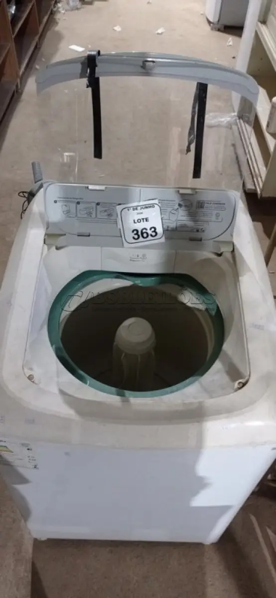 LOTE 363 - 01 MÁQUINA DE LAVAR 11KG 220V MARCA CONSUL. (NO ESTADO) ATENÇÃO! FAZER A VISITAÇÃO ANTES DE ARREMATAR, NÃO SABEMOS SE FUNCIONA, LEILÃO NÃO TEM GARANTIA E NEM DEVOLUÇÃO, SUJEITO A POSSÍVEIS AVARIAS VISÍVEIS/OCULTAS E/OU AUSÊNCIA DE COMPONENTES.