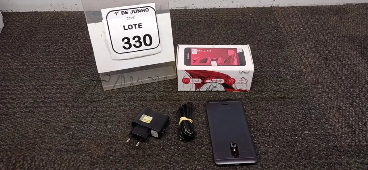 LOTE 330 - 01 SMARTPHONE COM CARREGADOR MODELO TWIST MARCA POSITIVO. (NO ESTADO) ATENÇÃO! FAZER A VISITAÇÃO ANTES DE ARREMATAR, NÃO SABEMOS SE FUNCIONA, LEILÃO NÃO TEM GARANTIA E NEM DEVOLUÇÃO, SUJEITO A POSSÍVEIS AVARIAS VISÍVEIS/OCULTAS E/OU AUSÊNCIA DE COMPONENTES.