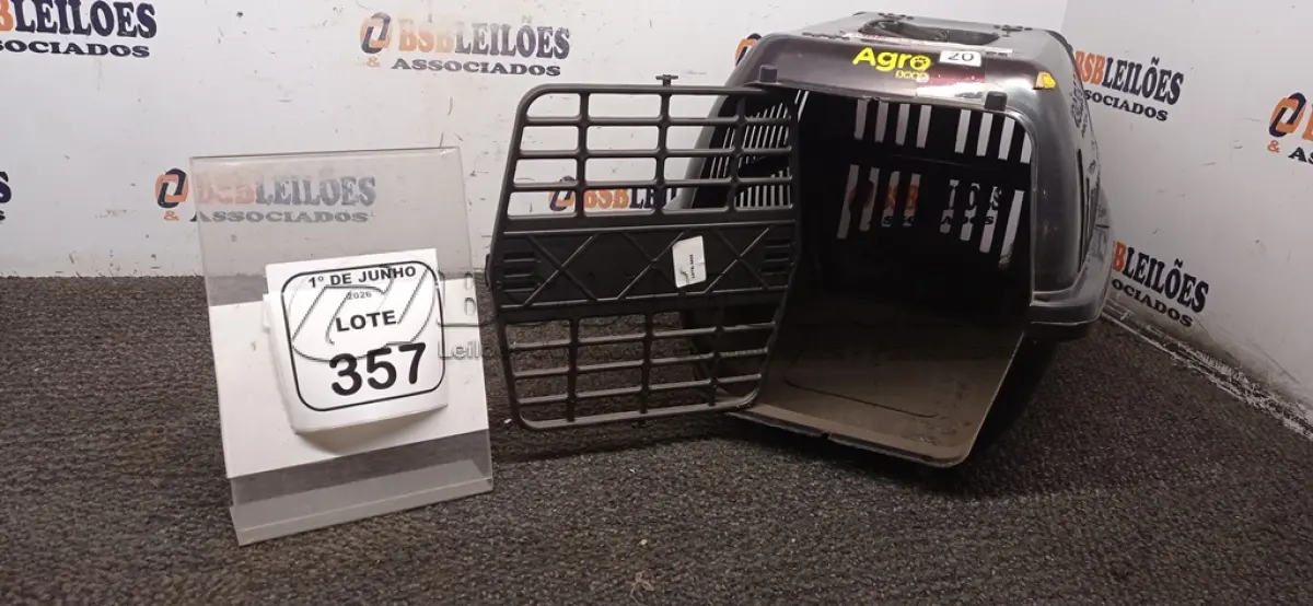 LOTE 357 - 01 CASA DE TRANSPORTE PARA PETS MARCA AGRO SHOP. (NO ESTADO) ATENÇÃO! FAZER A VISITAÇÃO ANTES DE ARREMATAR, NÃO SABEMOS SE FUNCIONA, LEILÃO NÃO TEM GARANTIA E NEM DEVOLUÇÃO, SUJEITO A POSSÍVEIS AVARIAS VISÍVEIS/OCULTAS E/OU AUSÊNCIA DE COMPONENTES.