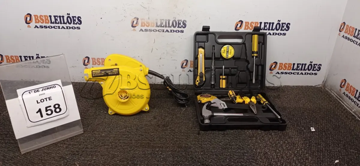 LOTE 158 - 01 SOPRADOR E ASPIRADOR ELÉTRICO 220V 700W MARCA BOMVINK E 01 KIT DE FERAMENTAS BÁSICAS MARCA BOMVINK. (NO ESTADO) ATENÇÃO! FAZER A VISITAÇÃO ANTES DE ARREMATAR, NÃO SABEMOS SE FUNCIONA, LEILÃO NÃO TEM GARANTIA E NEM DEVOLUÇÃO, SUJEITO A POSSÍVEIS AVARIAS VISÍVEIS/OCULTAS E/OU AUSÊNCIA DE COMPONENTES.