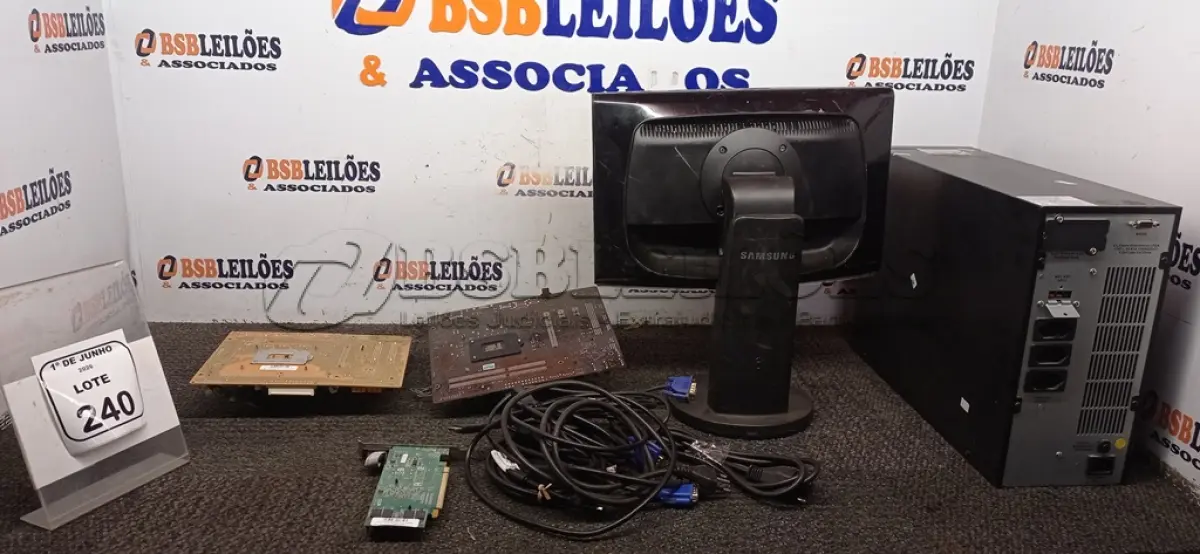 LOTE 240 - 01 NOBREAK 1684VA MARCA SMS, 01 MONITOR MARCA POSITIVO, 02 PLACAS DE VÍDEO COM HDMI E VÁRIOS CABO VGA E DE FORÇA. (NO ESTADO) ATENÇÃO! FAZER A VISITAÇÃO ANTES DE ARREMATAR, NÃO SABEMOS SE FUNCIONA, LEILÃO NÃO TEM GARANTIA E NEM DEVOLUÇÃO, SUJEITO A POSSÍVEIS AVARIAS VISÍVEIS/OCULTAS E/OU AUSÊNCIA DE COMPONENTES.