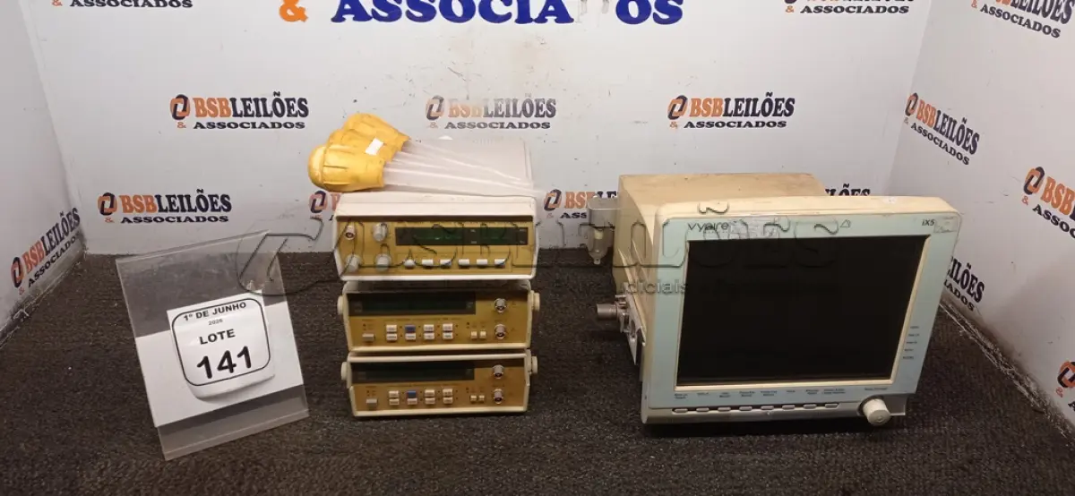 LOTE 141 - 03 GERADORES DE FUNÇÃO MODELO MFG-4202 MARCA MINIPA, 01 VENTILADOR PULMONAR MONDELO IX5 MARCA VYAIRE E 03 CONTA GOTAS. (NO ESTADO) ATENÇÃO! FAZER A VISITAÇÃO ANTES DE ARREMATAR, NÃO SABEMOS SE FUNCIONA, LEILÃO NÃO TEM GARANTIA E NEM DEVOLUÇÃO, SUJEITO A POSSÍVEIS AVARIAS VISÍVEIS/OCULTAS E/OU AUSÊNCIA DE COMPONENTES.